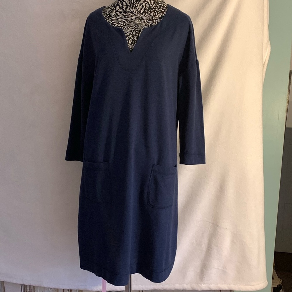 Lilly Pulitzer solid navy cotton shift dress with pockets.